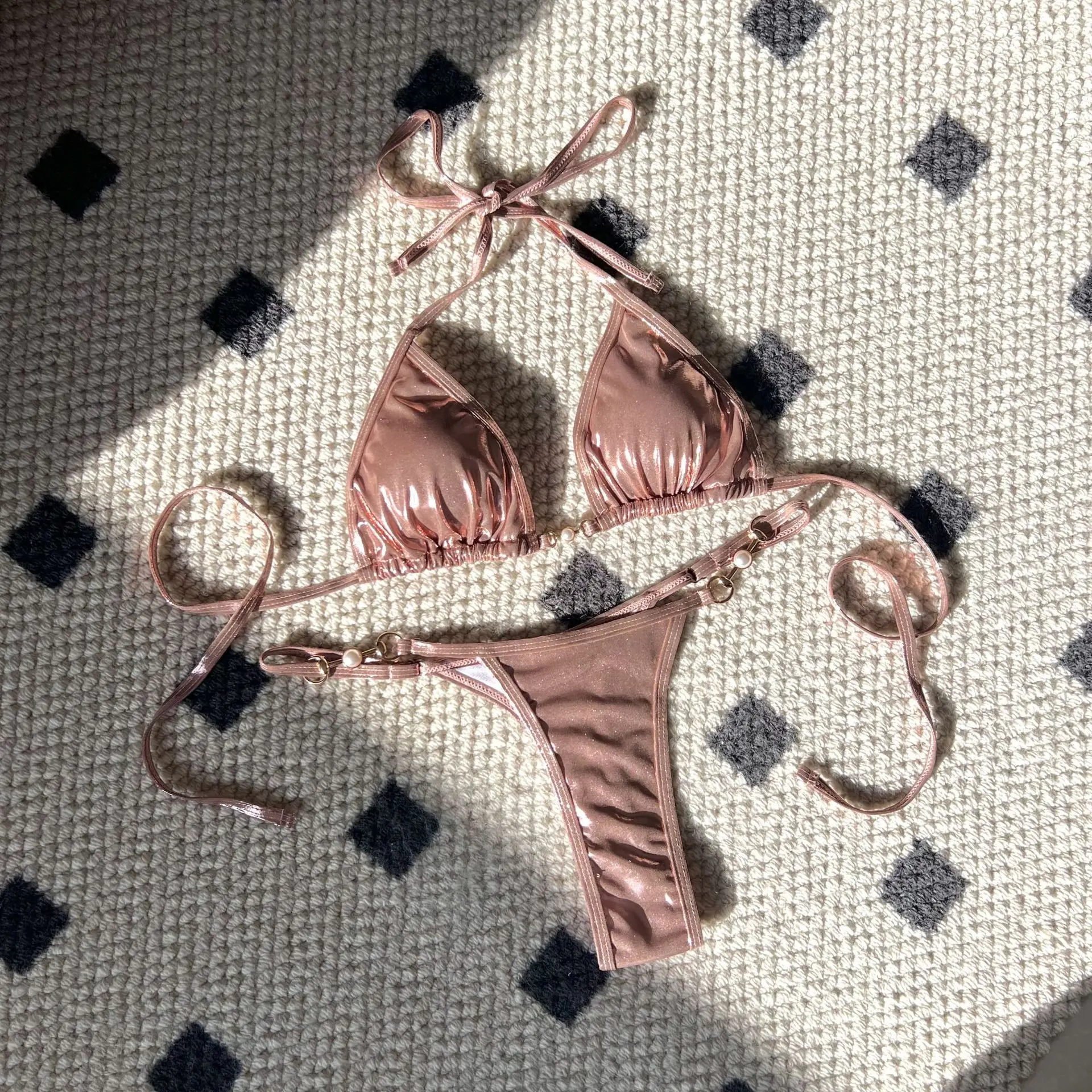 rožinis mikro bikini moterims