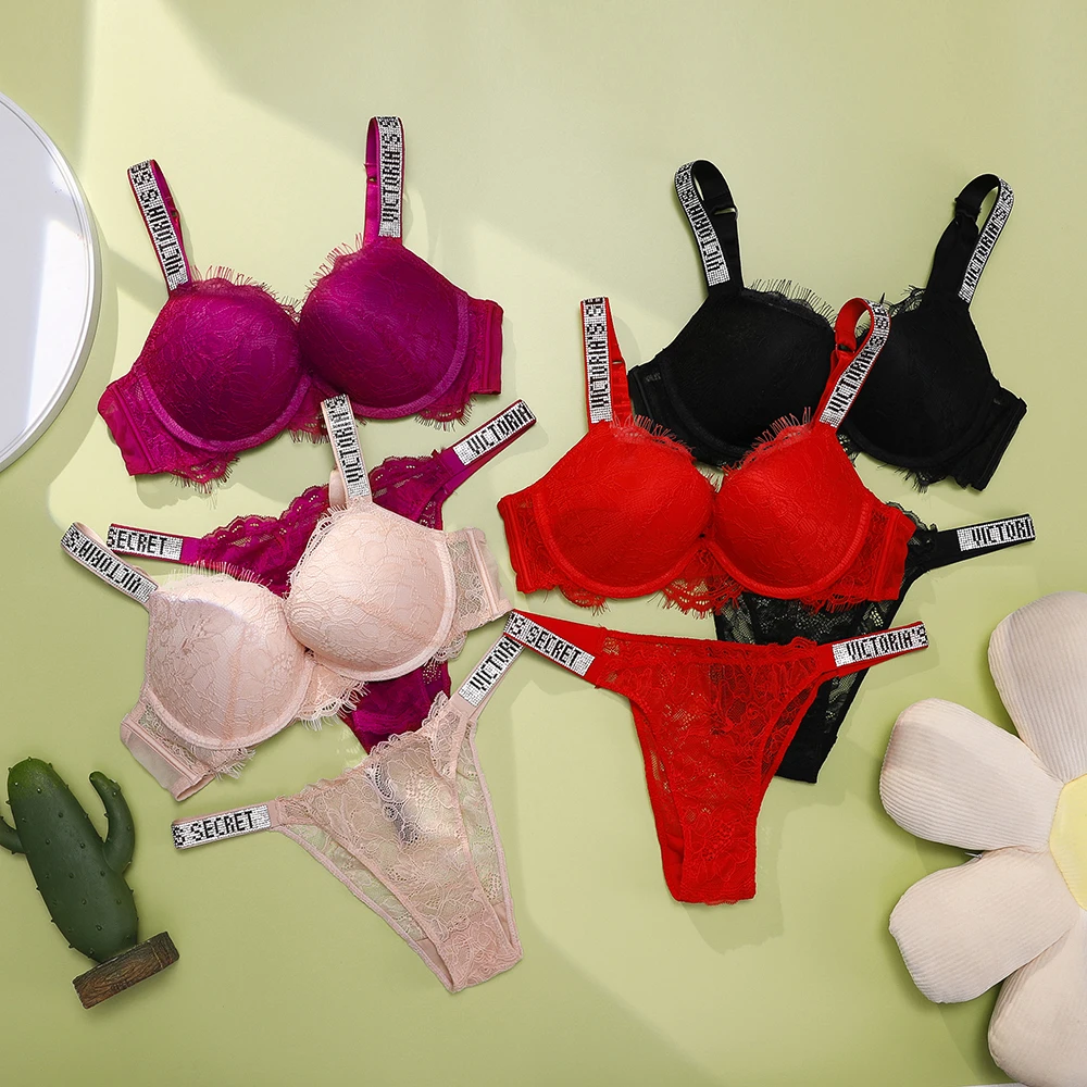 Moterų seksuali biustuhalteris ir kelnaičiai komplektas su pakilimo efektu