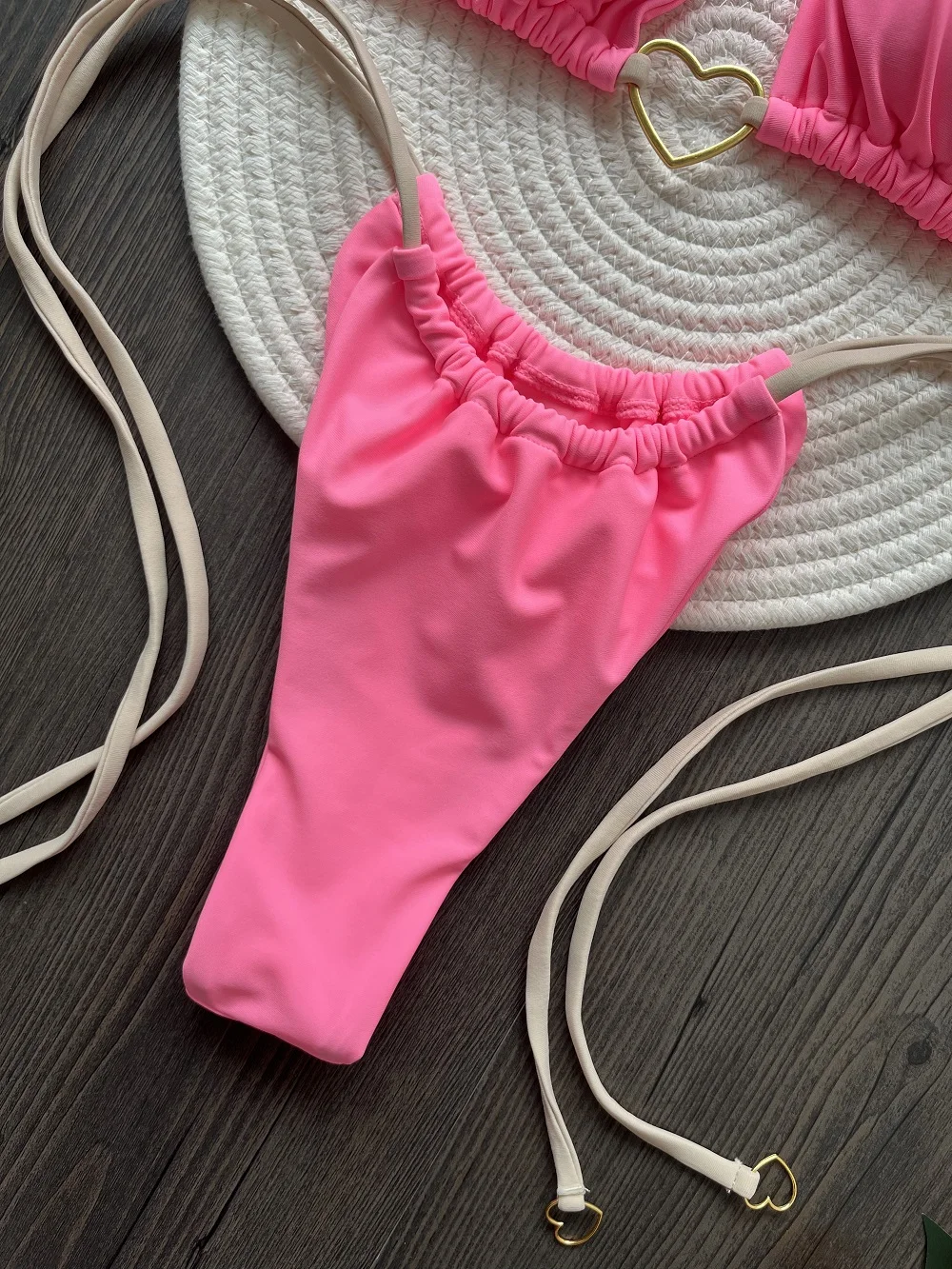 seksuali bikini maudymosi kostiumėlis