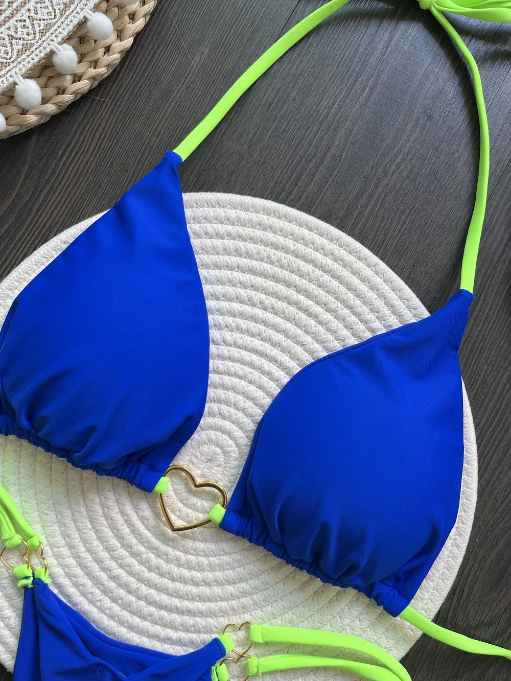 seksuali bikini maudymosi kostiumėlis