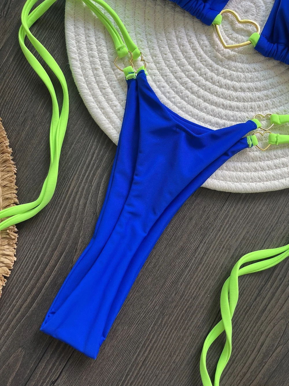 seksuali bikini maudymosi kostiumėlis