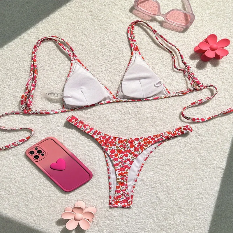 moterų maudymosi kostiumėlis bikini