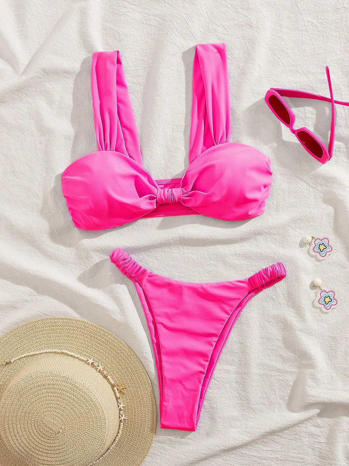 moterų maudymosi kostiumėlis bikini