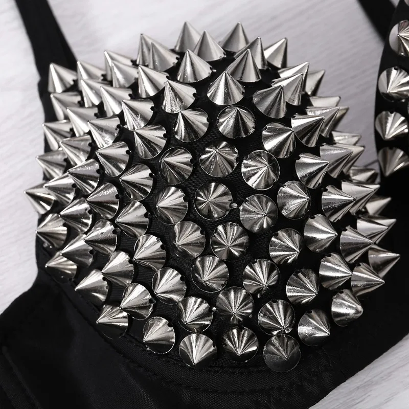 seksuali nėrinė liemenė