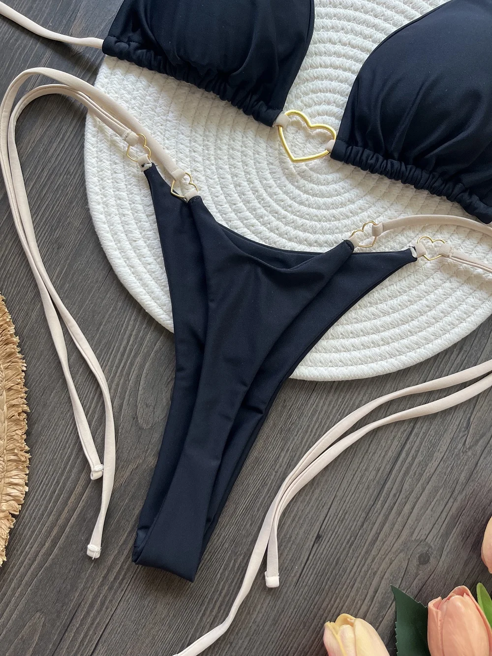 seksuali bikini maudymosi kostiumėlis