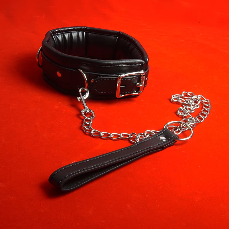 BDSM apybraiža su grandinėle