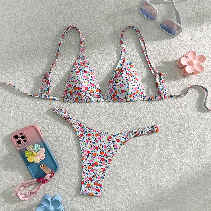 moterų maudymosi kostiumėlis bikini