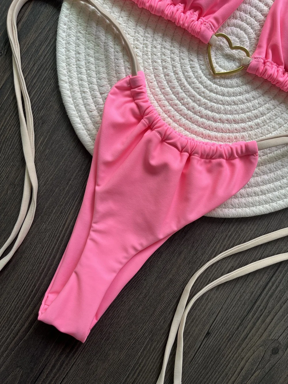 seksuali bikini maudymosi kostiumėlis