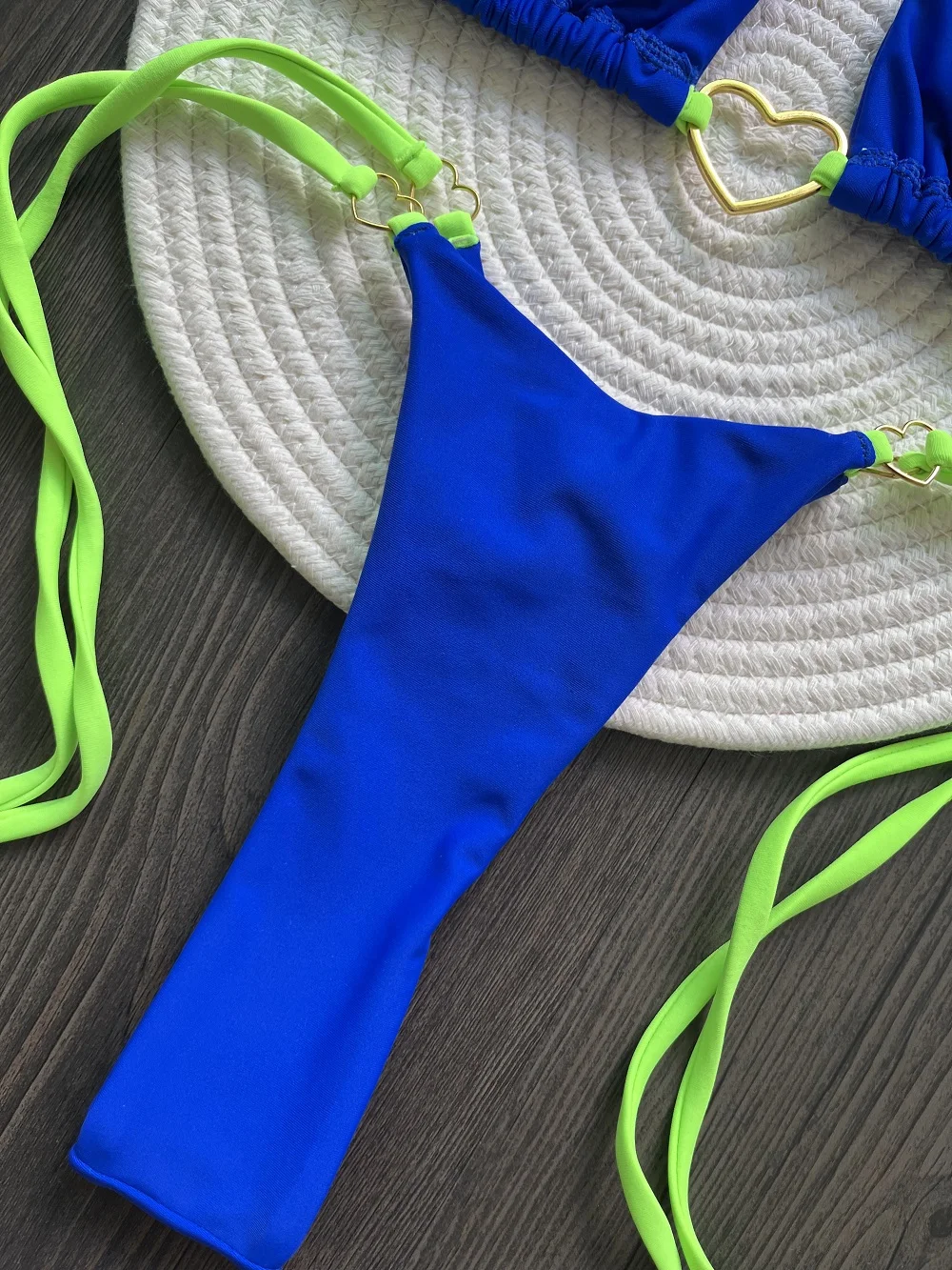 seksuali bikini maudymosi kostiumėlis