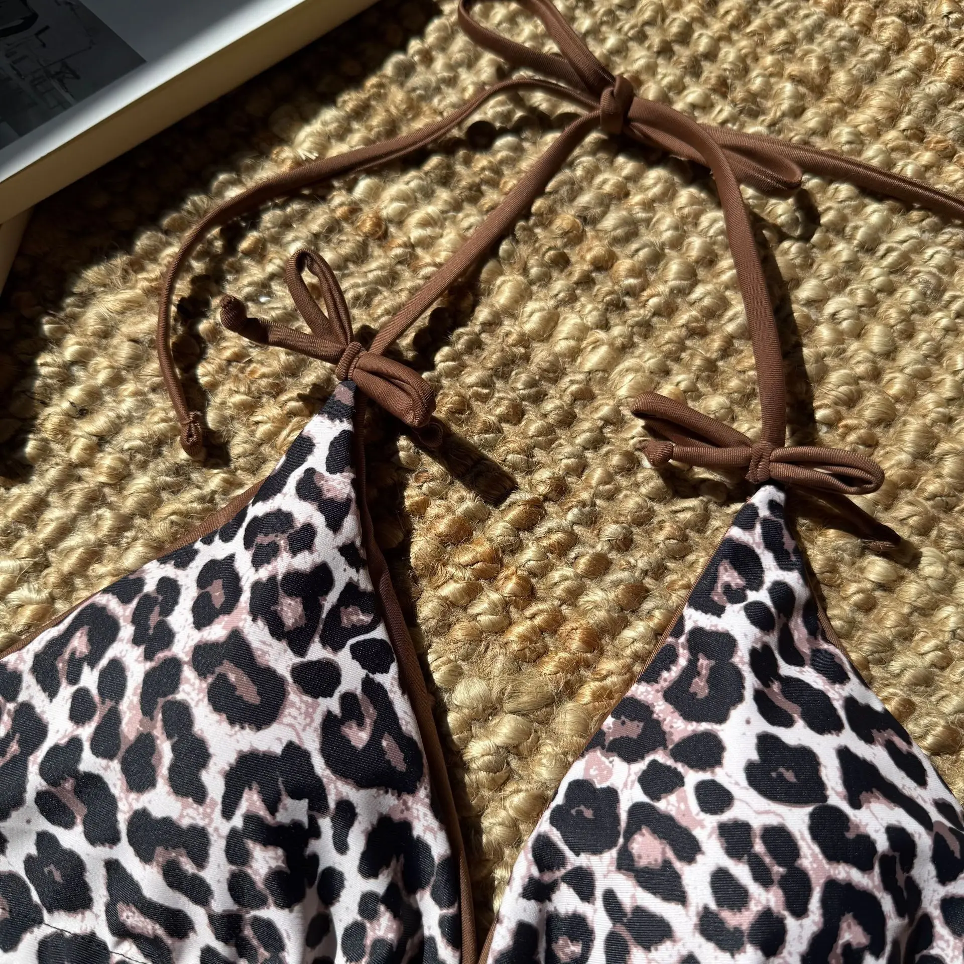 leopardo rašto bikini kostiumėlis
