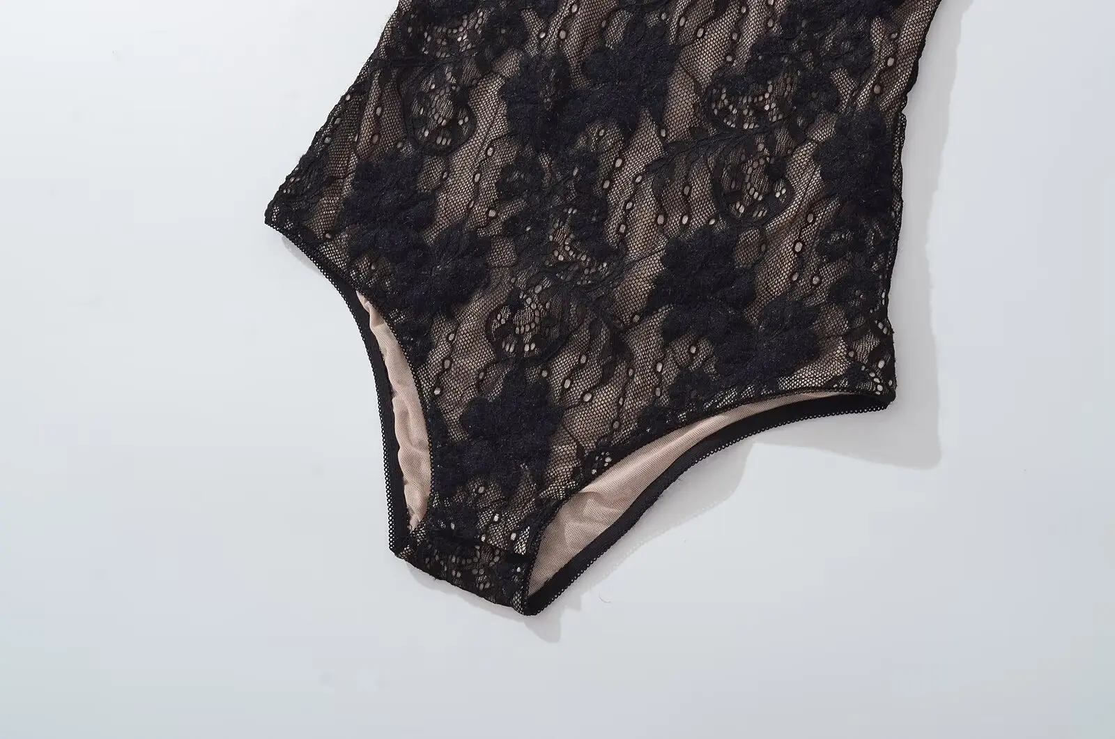 moteriški seksuali kombinė