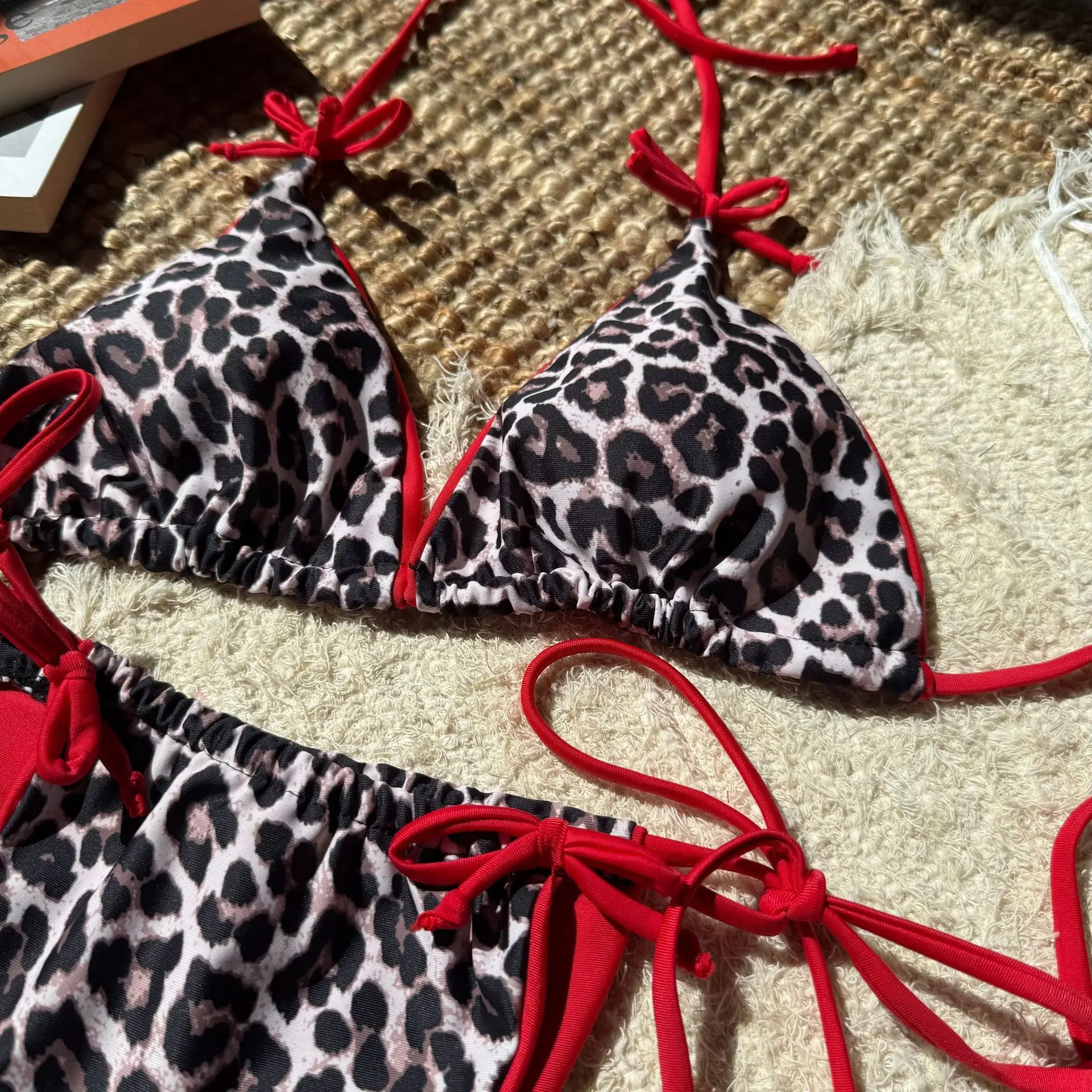 leopardo rašto bikini kostiumėlis
